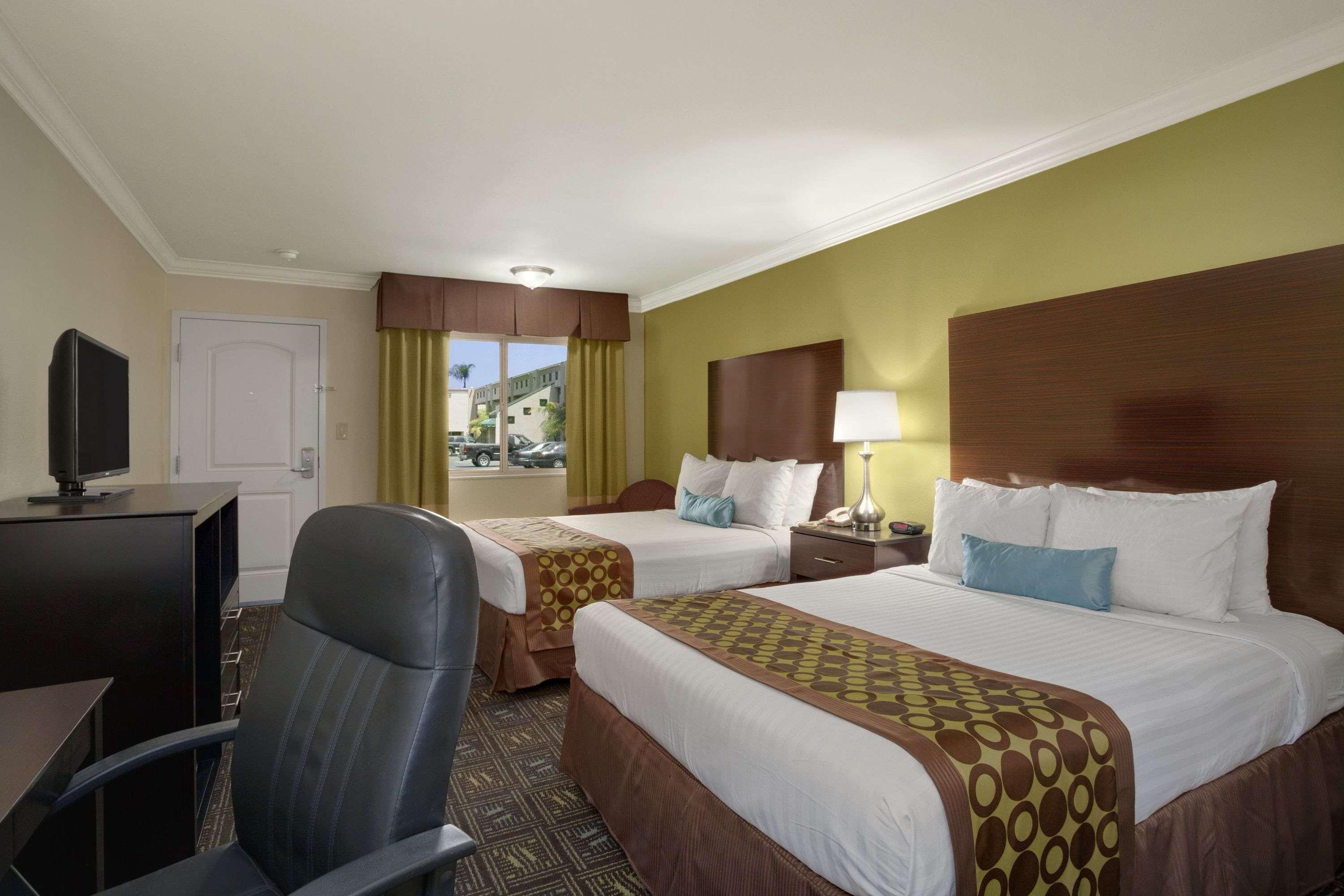 Solara Inn And Suites Anaheim Exterior foto